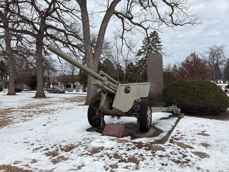 Darius-Girenas American Legion Post 271 cannon and memorial image. Click for full size.