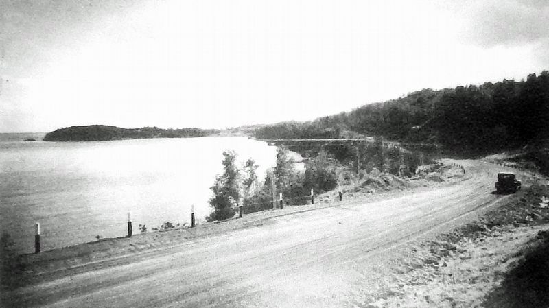 Marker detail: North Shore Scenic Drive, 1925. Click for full size. Marker detail: North Shore Scenic Drive, 1925 image. Click for full size.