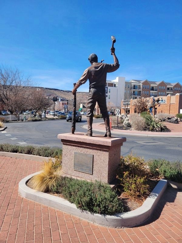 Robert Gardner, Jr. Statue and Marker image. Click for full size.