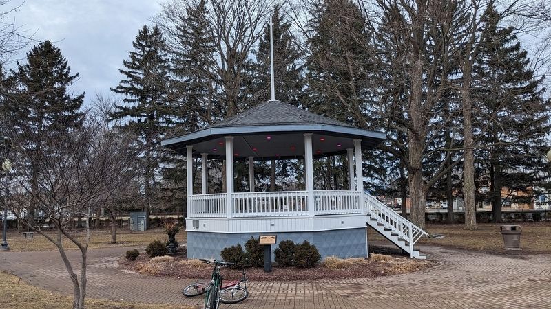 Wide angle view of the Chesterton Bandstand and marker. image. Click for full size.