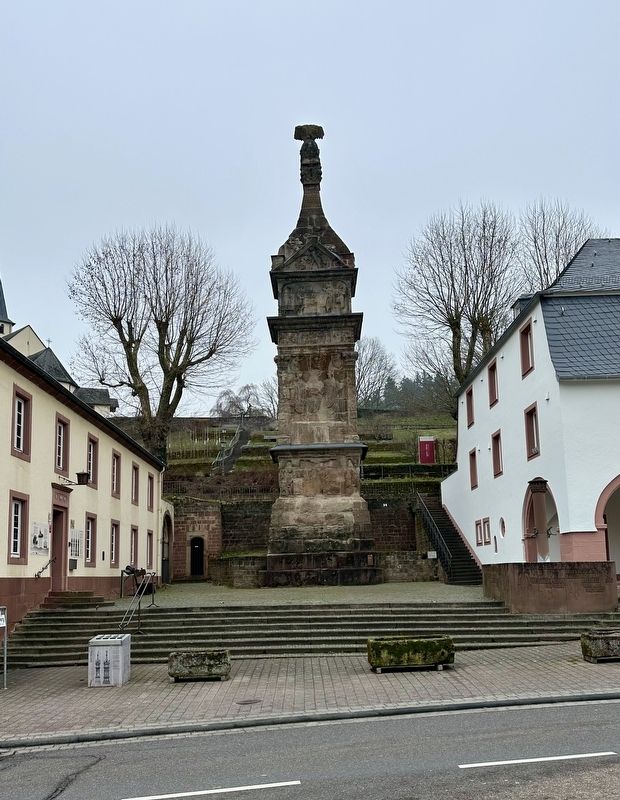 Igel Marker - wider view image. Click for full size.