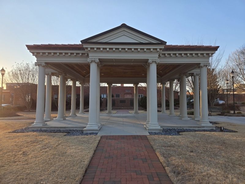 Center Pavilion at Veterans Memorial Park. Wayne Co. Memorial map is to the right (north) image. Click for full size.