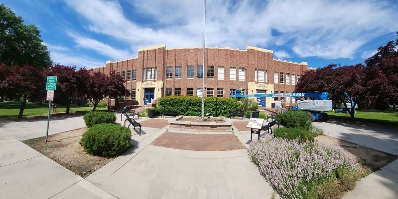 North Junior High School image. Click for full size.