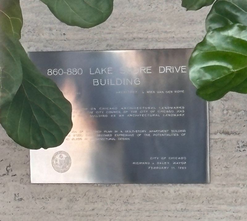 860-880 Lake Shore Drive Building Marker image. Click for full size.