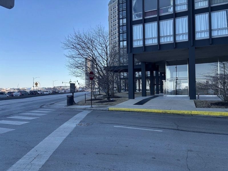 860-880 Lake Shore Drive image. Click for full size.