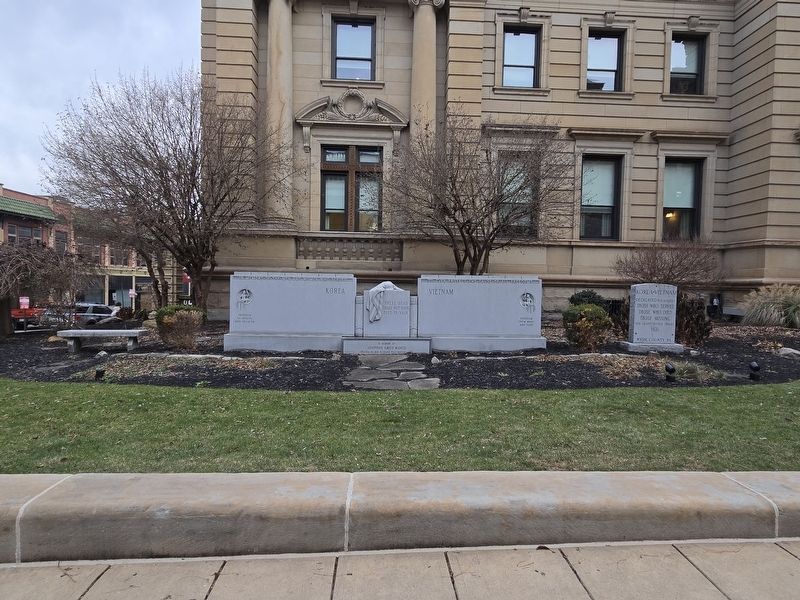 War memorials on the east facing side of the courthouse. Click for full size. War memorials on the east facing side of the courthouse image. Click for full size.