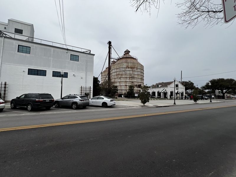 The Silos Marker. Click for full size. The Silos Marker image. Click for full size.