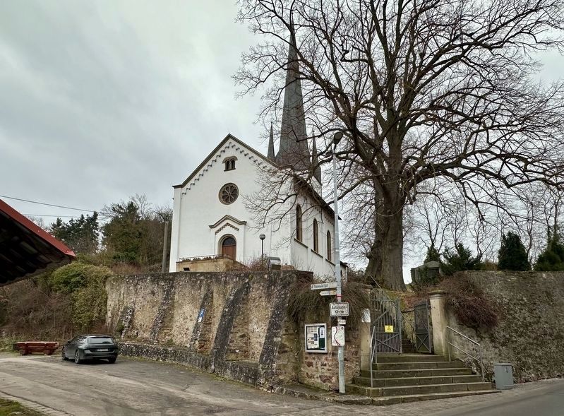 Evangelische Kirche / Protestant Church and Marker image. Click for full size.