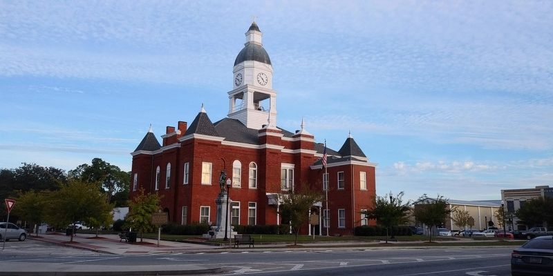 Old Berrien County Courthouse. WWII Memorial is the (SW) lower right corner (blocked from view). Click for full size. Old Berrien County Courthouse. WWII Memorial is the (SW) lower right corner (blocked from view) image. Click for full size.