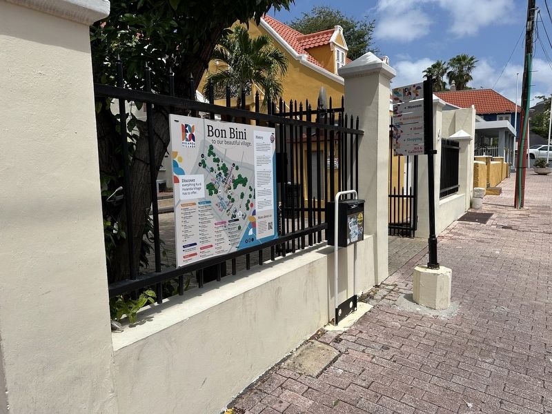 Hulanda Village Marker - wide view image. Click for full size.