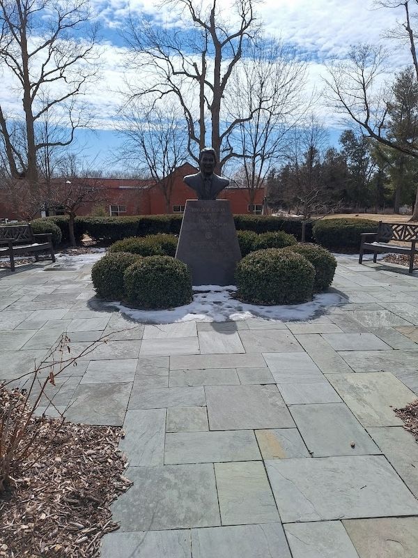 Ronald Reagan monument. Click for full size. Ronald Reagan monument image. Click for full size.