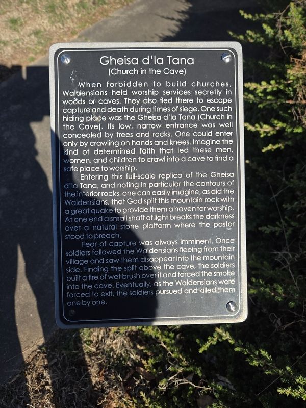 Gheisa d'la Tana Marker. Click for full size. Gheisa d'la Tana Marker image. Click for full size.