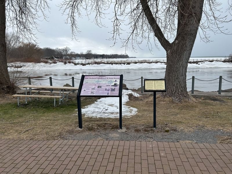 Oak Orchard Lighthouse & Point Breeze Marker image. Click for full size.