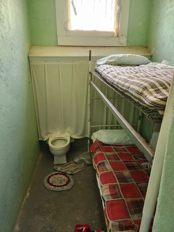 Women�s dormitory room image. Click for full size.