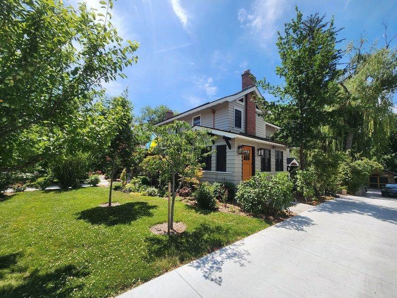Julia Davis House image. Click for full size.