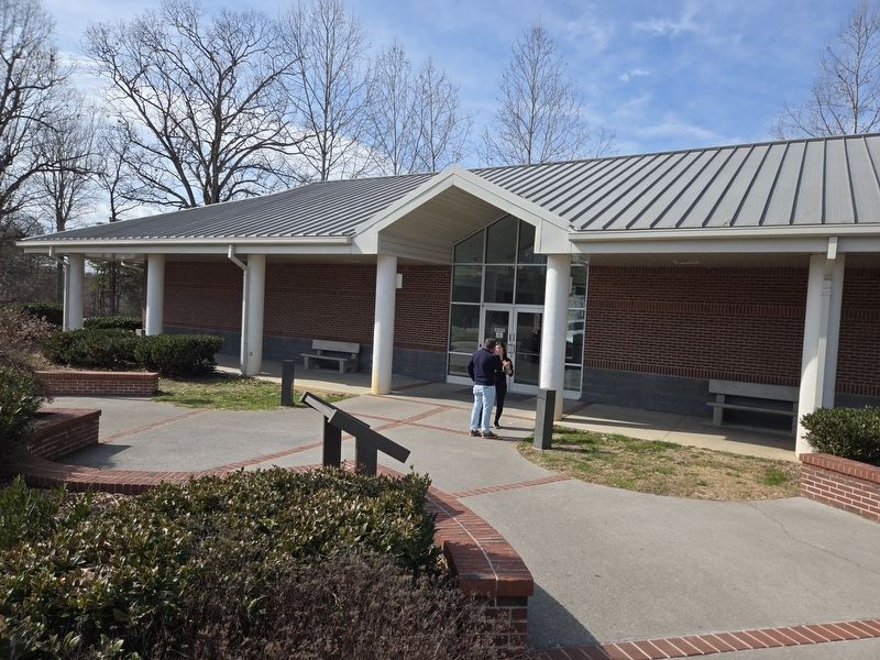 Tennessee Civil War Trails Marker in front of the rest area building image. Click for full size.