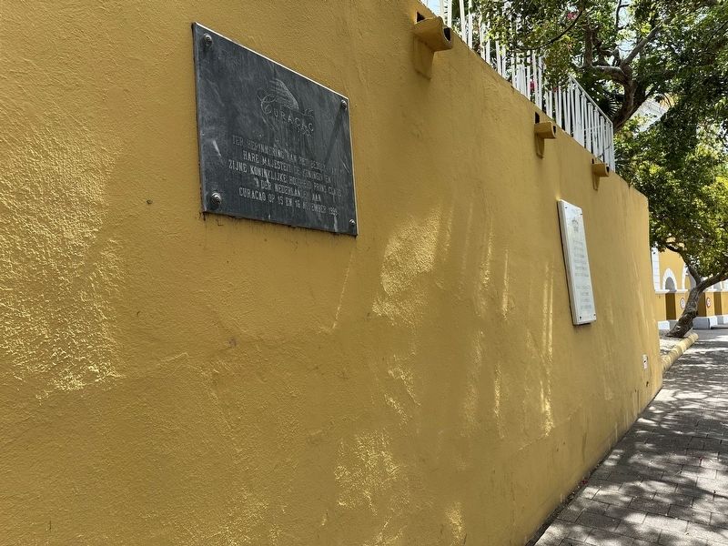 Curacao 500 Marker - wide view image. Click for full size.