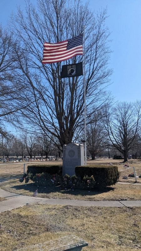Wide angle view of Chesterton Veterans Memorial image. Click for full size.