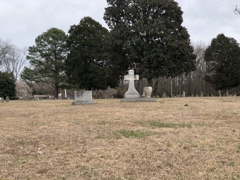 To the Confederate Soldiers Marker image. Click for full size.
