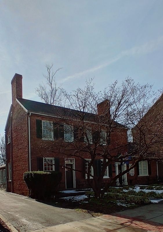 The Chapeze House. CS-1147 on the left image. Click for full size.