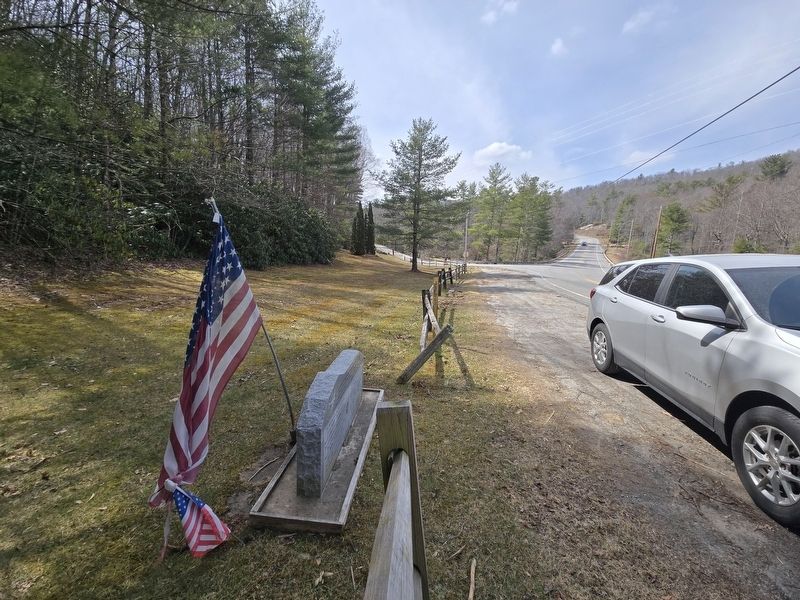 U.S. Army Air Force Crash Marker, looking north along NC Hwy 181 at Gingercake Road intersection image. Click for full size.