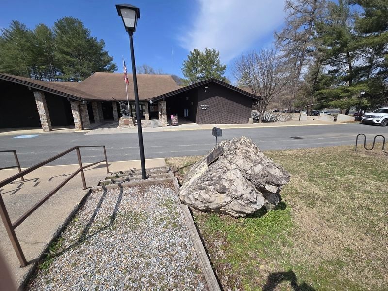 Wide view of the Sycamore Shoals of the Watauga Landmark plaque near the visitor center entrance image. Click for full size.