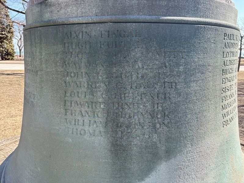 Evanston War Memorial (World War, part 2) image. Click for full size.