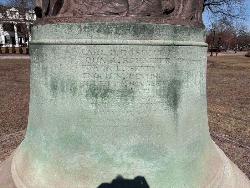 Evanston War Memorial (World War, part 4) image. Click for full size.