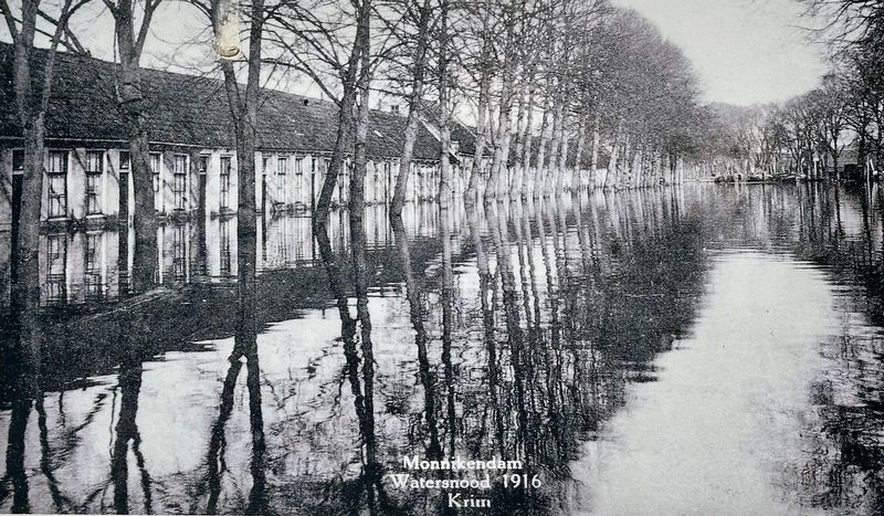 Marker photo: Nieuwe Zijds Burgwal during the flood. Click for full size. Marker photo: Nieuwe Zijds Burgwal during the flood image. Click for full size.