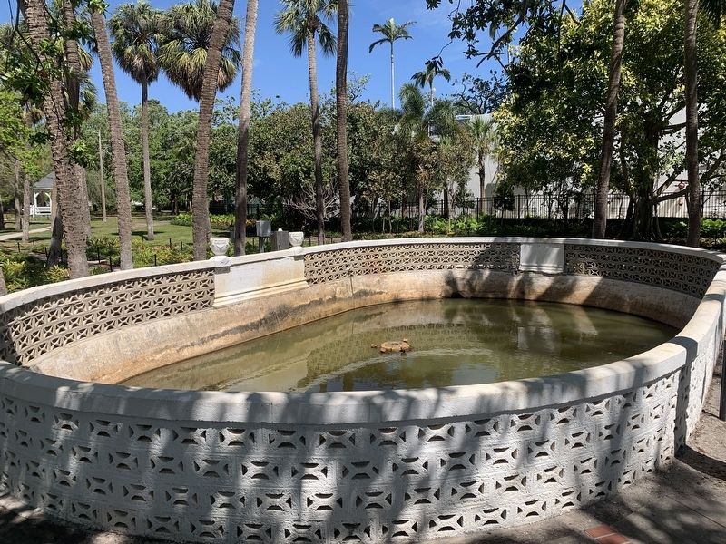 Palma Ceia Spring Pool image. Click for full size.