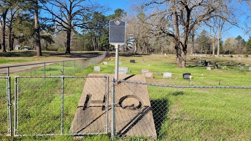 Holland Quarters Cemetery and Marker image. Click for full size.