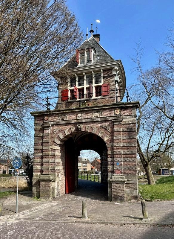 Oosterpoort / East Gate (south side) and marker. Click for full size. Oosterpoort / East Gate (south side) and marker image. Click for full size.