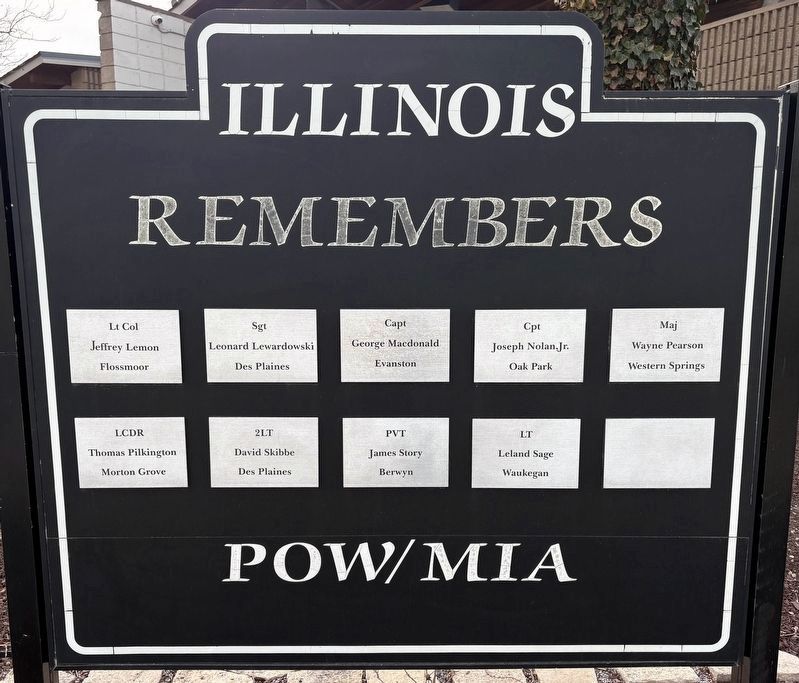 Illinois Remembers POW/MIA Marker. Click for full size. Illinois Remembers POW/MIA Marker image. Click for full size.