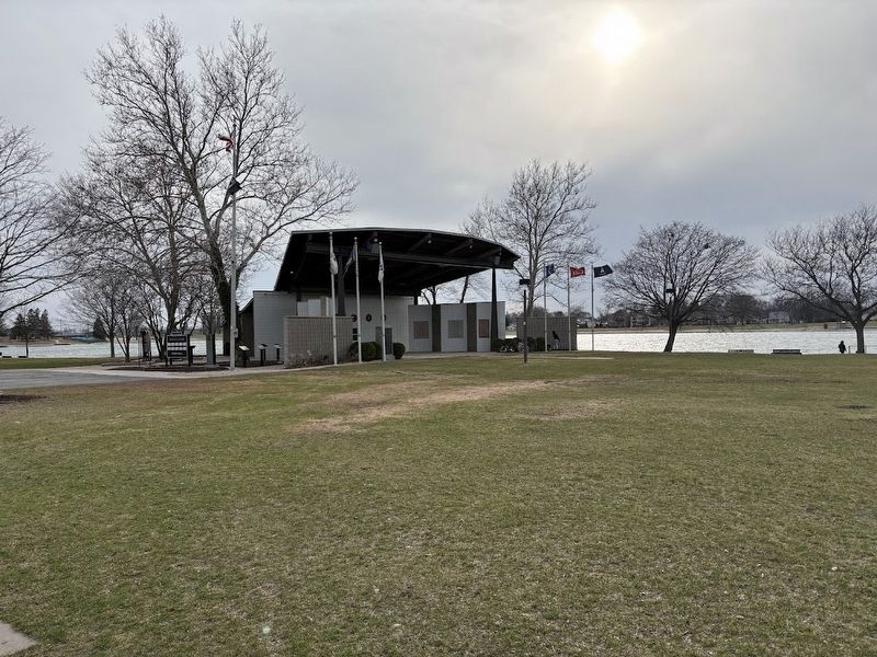 Lake Park Memorial Bandshell. Click for full size. Lake Park Memorial Bandshell image. Click for full size.