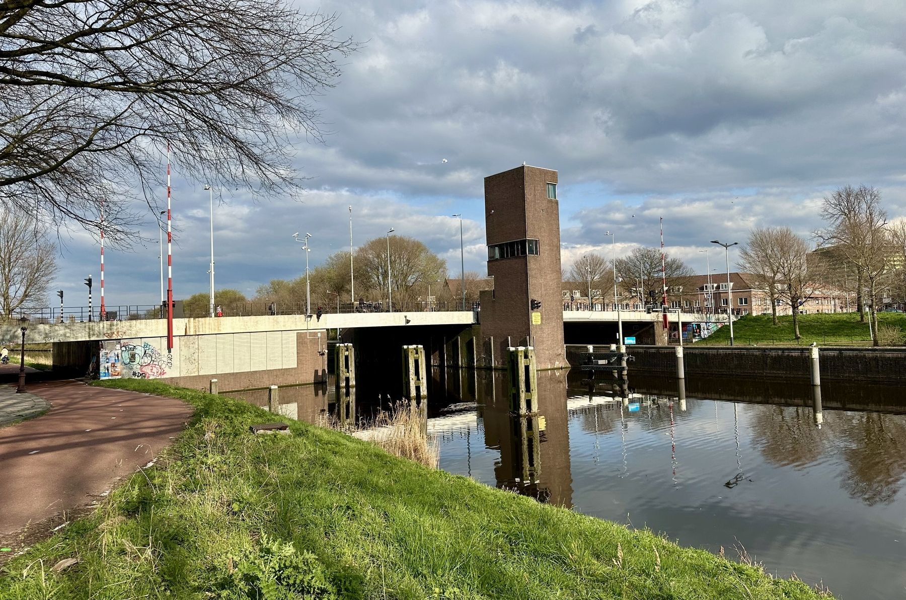 Gerben Wagenaarbrug bridge and hotel, as seen from the south image. Click for full size.