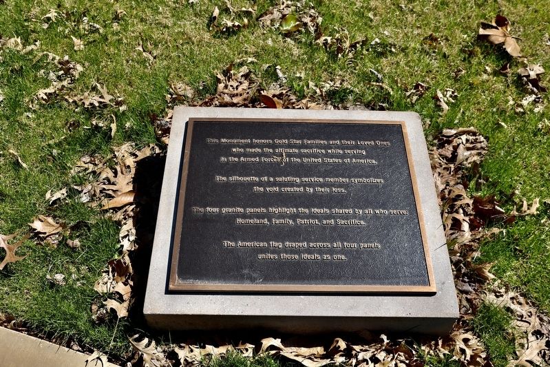 This monument honors Gold Star Families image. Click for full size.
