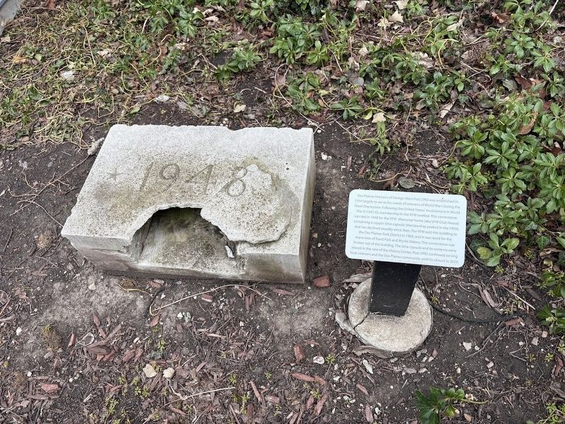 Des Plaines Veterans of Foreign Wars Post 2992 Marker and building cornerstone image. Click for full size.