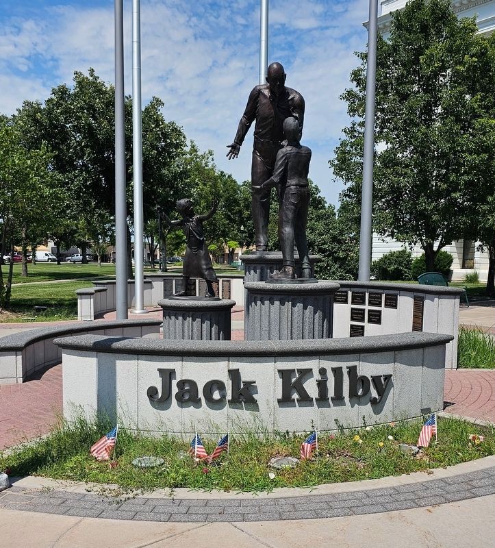 Jack Kilby Statue image. Click for full size.