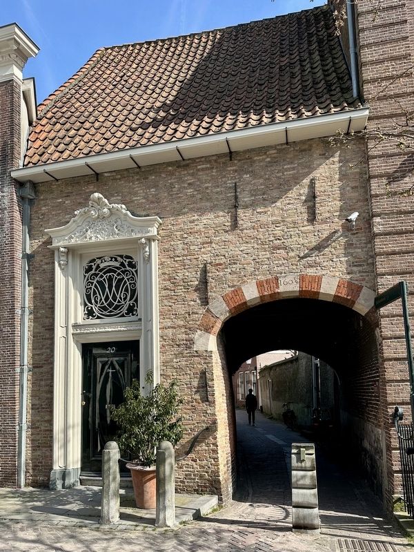 Gate as seen from Wisselstraat image. Click for full size.