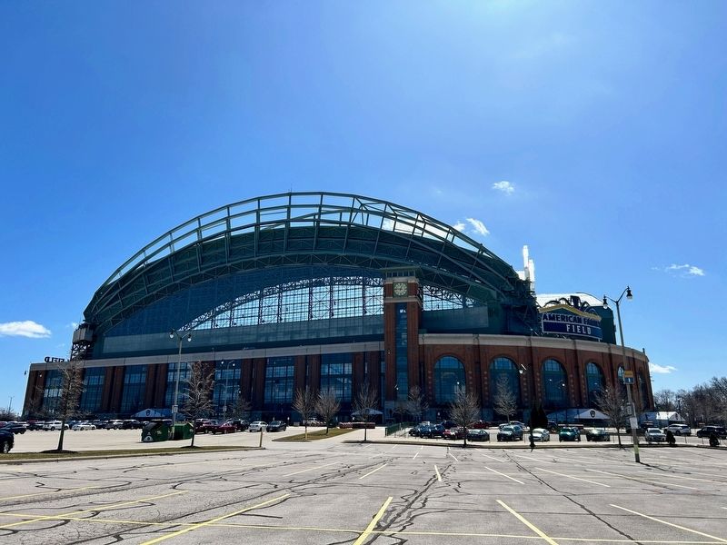 American Family Field (Milwaukee Brewers Stadium) image. Click for full size.