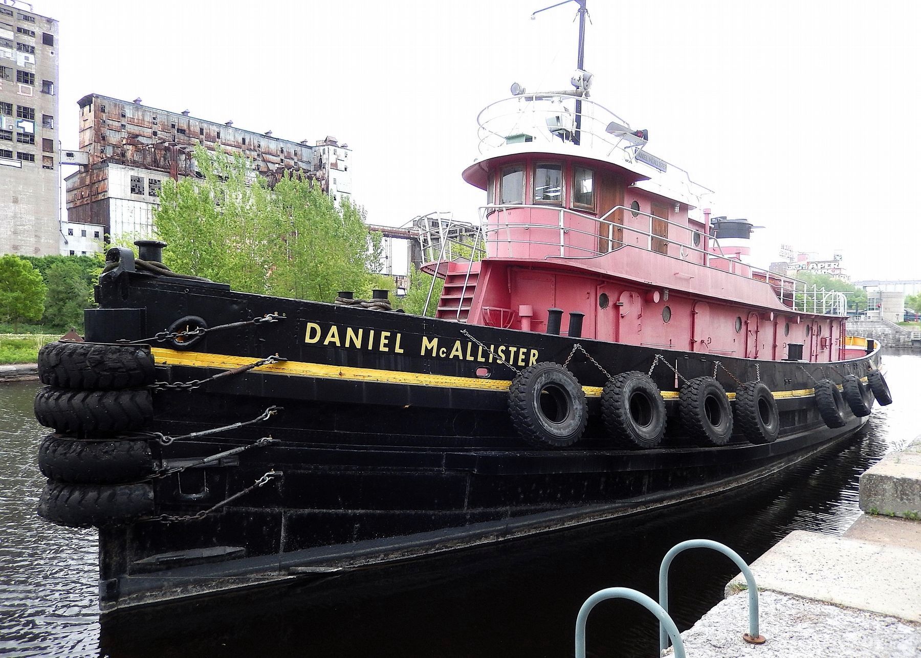 Le remorqueur / the Tugboat <i>Daniel McAllister</i>. Click for full size. Le remorqueur / the Tugboat <i>Daniel McAllister</i> image. Click for full size.
