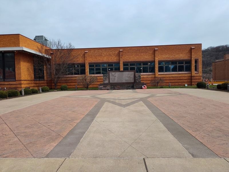Veterans Memorial image. Click for full size.