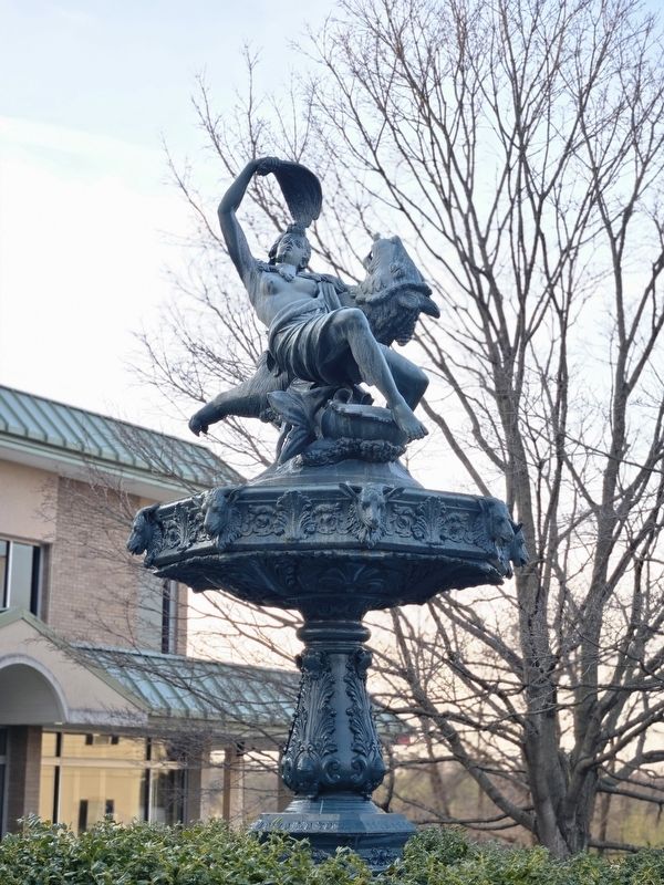 Closeup of Shelbyville Fountain. Click for full size. Closeup of Shelbyville Fountain image. Click for full size.