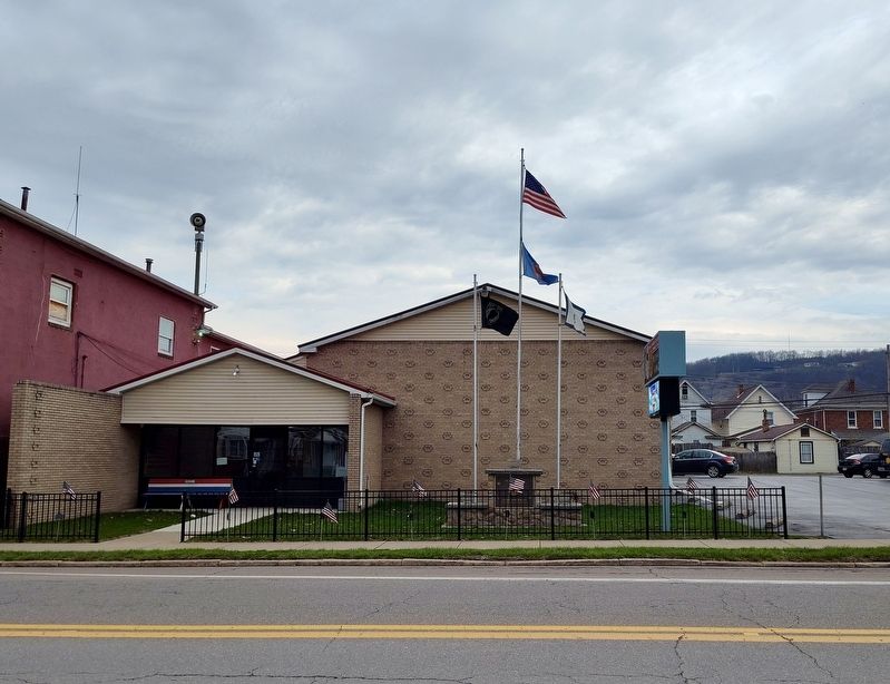 American Legion Post No. 114 (Newell Lodge) image. Click for full size.