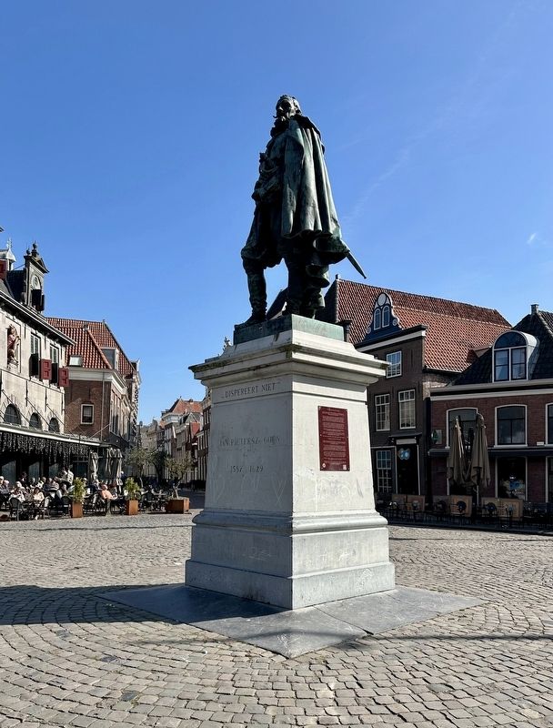 Jan Pieterszoon Coen statue and marker image. Click for full size.