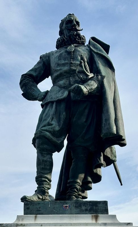 Jan Pieterszoon Coen statue image. Click for full size.