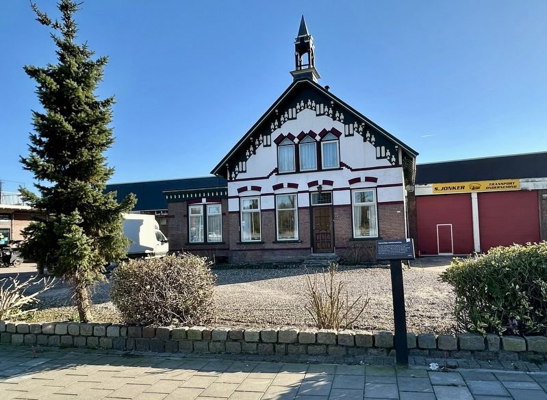 Voormalige Tuinderswoning / Former Gardener's House and marker image. Click for full size.
