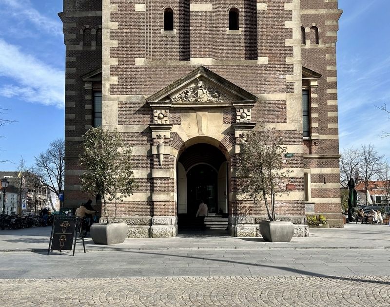 Grote Kerk Marker - wide view image. Click for full size.