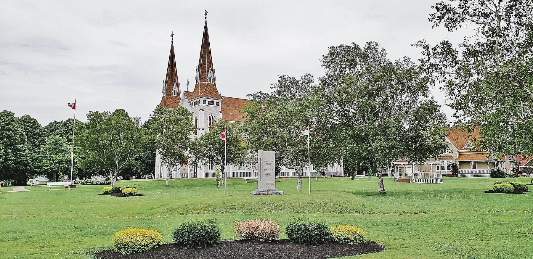 Lest We Forget Memorial image. Click for full size.