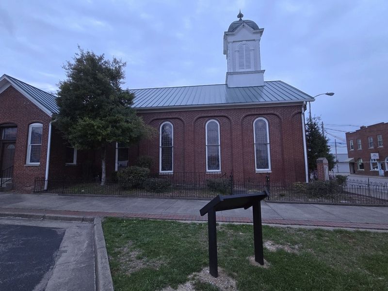 Marker next to Hodgenville Christian Church. Click for full size. Marker next to Hodgenville Christian Church image. Click for full size.